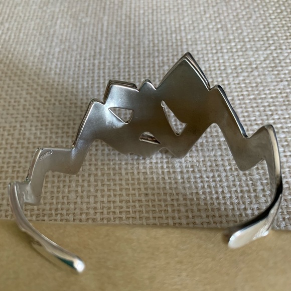 Sincerely Southwest Utah Four Corners Series Sterling Silver Cuff - Picture 8 of 8